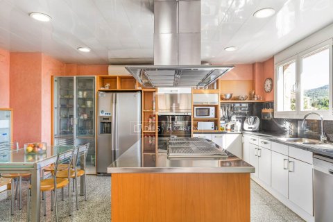 Huvila myytävänä Sant Just Desvern, Barcelona, Espanja, 6 makuuhuonetta, 520 m2 No. 192683 - kuva 14