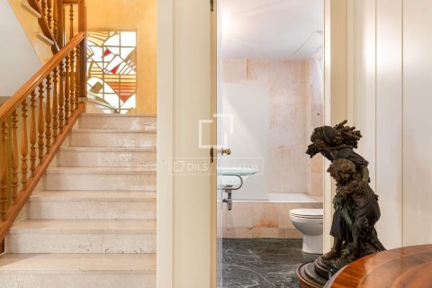Huvila myytävänä Sant Just Desvern, Barcelona, Espanja, 6 makuuhuonetta, 520 m2 No. 192683 - kuva 15
