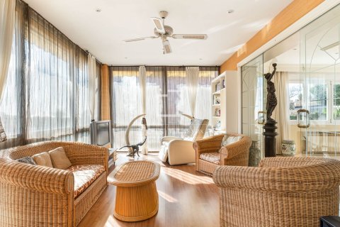 Huvila myytävänä Sant Just Desvern, Barcelona, Espanja, 6 makuuhuonetta, 520 m2 No. 192683 - kuva 5