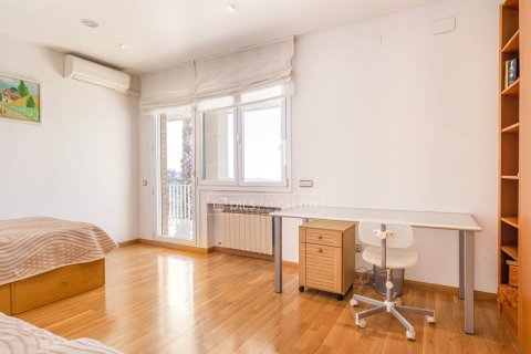 Huvila myytävänä Sant Just Desvern, Barcelona, Espanja, 6 makuuhuonetta, 520 m2 No. 192683 - kuva 26