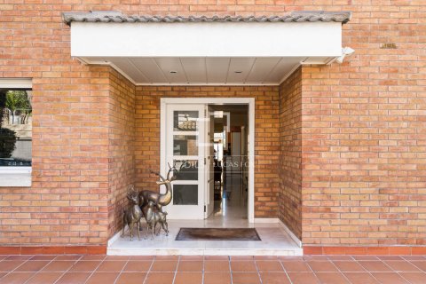 Huvila myytävänä Sant Just Desvern, Barcelona, Espanja, 6 makuuhuonetta, 520 m2 No. 192683 - kuva 2