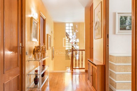 Huvila myytävänä Sant Just Desvern, Barcelona, Espanja, 6 makuuhuonetta, 520 m2 No. 192683 - kuva 17