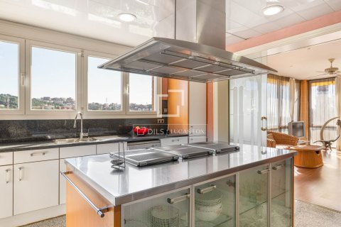 Huvila myytävänä Sant Just Desvern, Barcelona, Espanja, 6 makuuhuonetta, 520 m2 No. 192683 - kuva 12
