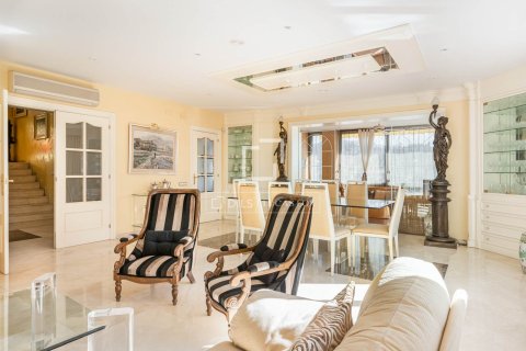 Huvila myytävänä Sant Just Desvern, Barcelona, Espanja, 6 makuuhuonetta, 520 m2 No. 192683 - kuva 7