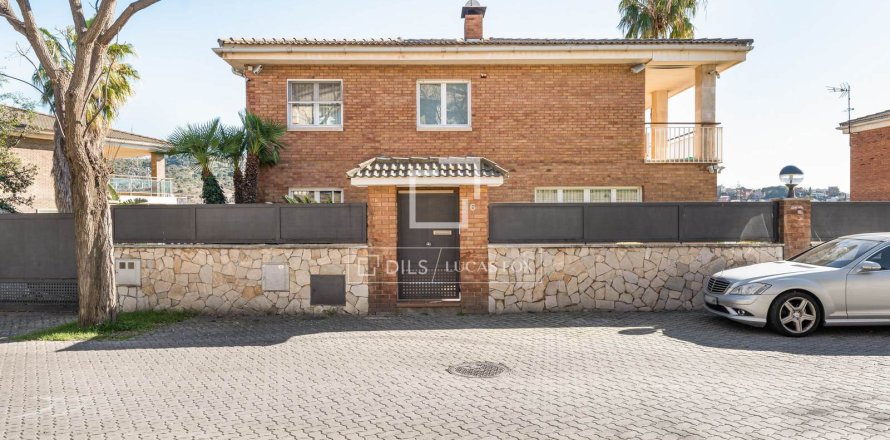 Huvila Sant Just Desvern, Barcelona, Espanja 6 makuuhuonetta, 520 m2 No. 192683