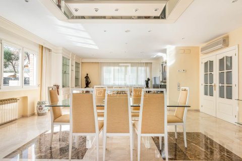 Huvila myytävänä Sant Just Desvern, Barcelona, Espanja, 6 makuuhuonetta, 520 m2 No. 192683 - kuva 10