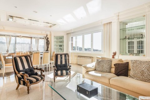 Huvila myytävänä Sant Just Desvern, Barcelona, Espanja, 6 makuuhuonetta, 520 m2 No. 192683 - kuva 8