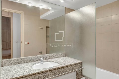 Apartamento en venta en Barcelona, España 7 dormitorios, 250 m2 No. 192681 - foto 16