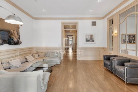 Apartamento en venta en Barcelona, España 7 dormitorios, 250 m2 No. 192681 - foto 6