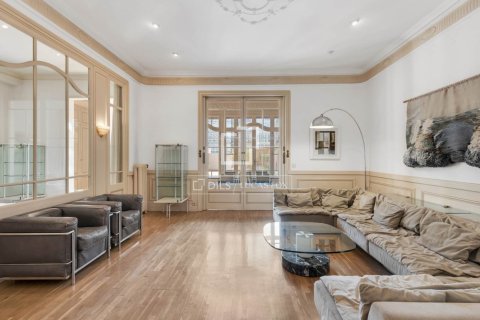 Apartamento en venta en Barcelona, España 7 dormitorios, 250 m2 No. 192681 - foto 3