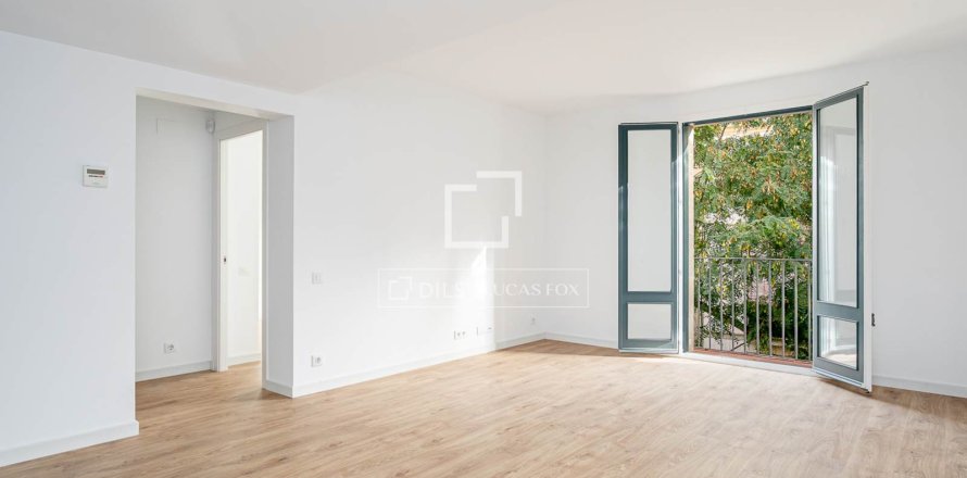 Apartamento en Barcelona, España 3 dormitorios, 106 m2 No. 192686