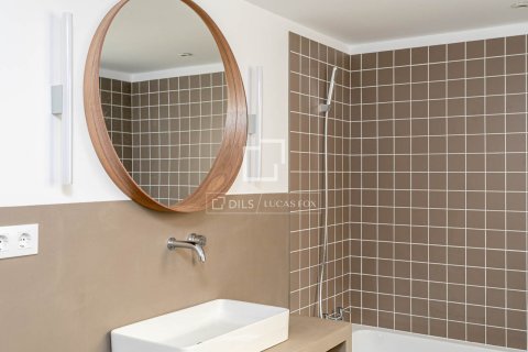 Apartamento en venta en Barcelona, España 3 dormitorios, 106 m2 No. 192686 - foto 24