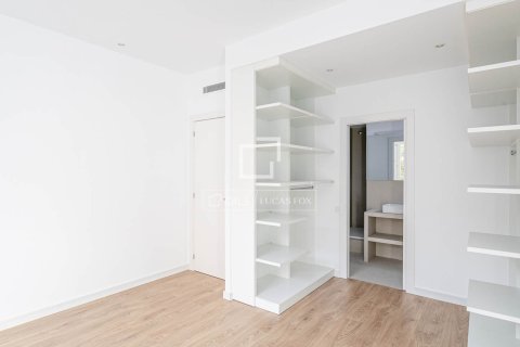 Apartamento en venta en Barcelona, España 3 dormitorios, 106 m2 No. 192686 - foto 4