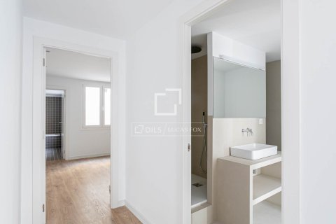 Apartamento en venta en Barcelona, España 3 dormitorios, 106 m2 No. 192686 - foto 16
