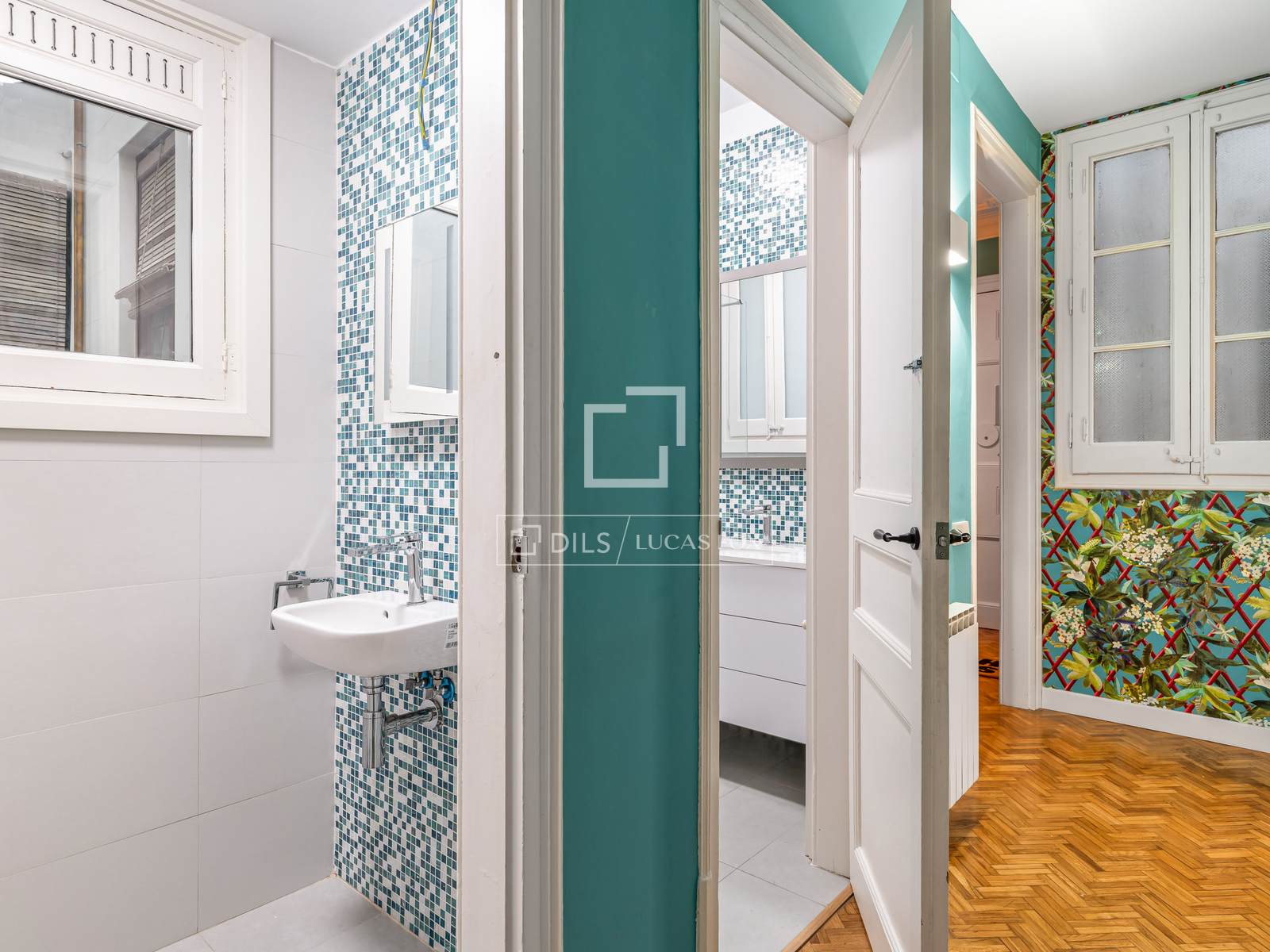 Apartment in Barcelona, Spain 4 bedrooms, 117 sq.m. No. 192684