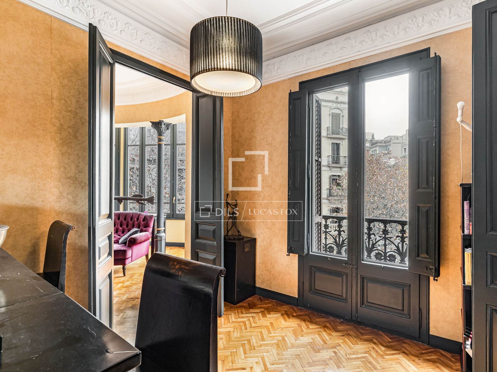 Apartment in Barcelona, Spain 4 bedrooms, 117 sq.m. No. 192684