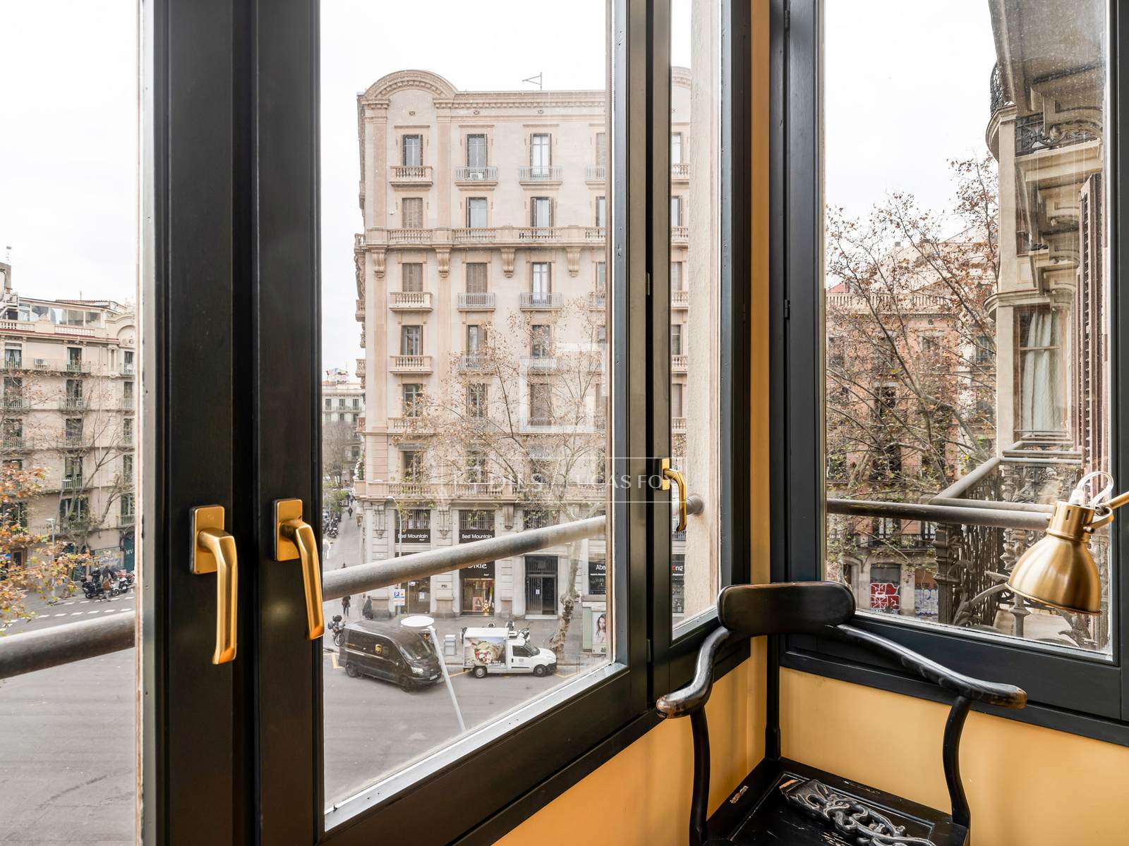 Apartment in Barcelona, Spain 4 bedrooms, 117 sq.m. No. 192684