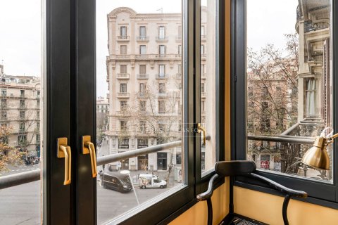 Apartamento en venta en Barcelona, España 4 dormitorios, 117 m2 No. 192684 - foto 3