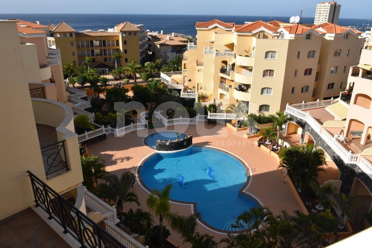 Ático en Los Cristianos, Tenerife, España 2 dormitorios, 145 m2 No. 151437