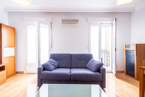 Dzīvoklis īrēšanai Madrid, Spānijā 1 istaba, 53 m2 Nr. 151436 - attēls 5