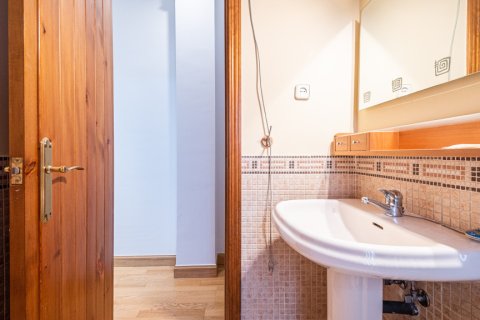 Dzīvoklis īrēšanai Madrid, Spānijā 1 istaba, 53 m2 Nr. 151436 - attēls 21