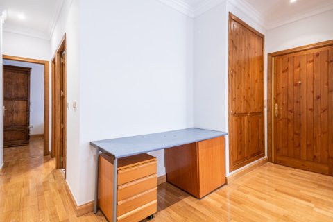 Dzīvoklis īrēšanai Madrid, Spānijā 1 istaba, 53 m2 Nr. 151436 - attēls 12