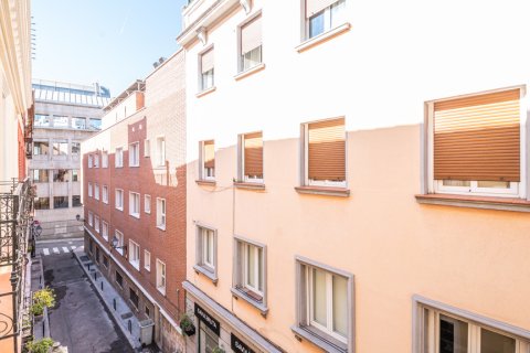Dzīvoklis īrēšanai Madrid, Spānijā 1 istaba, 53 m2 Nr. 151436 - attēls 30
