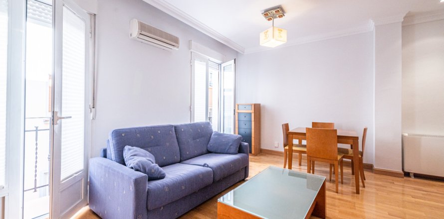 Dzīvoklis Madrid, Spānijā 1 istaba, 53 m2 Nr. 151436