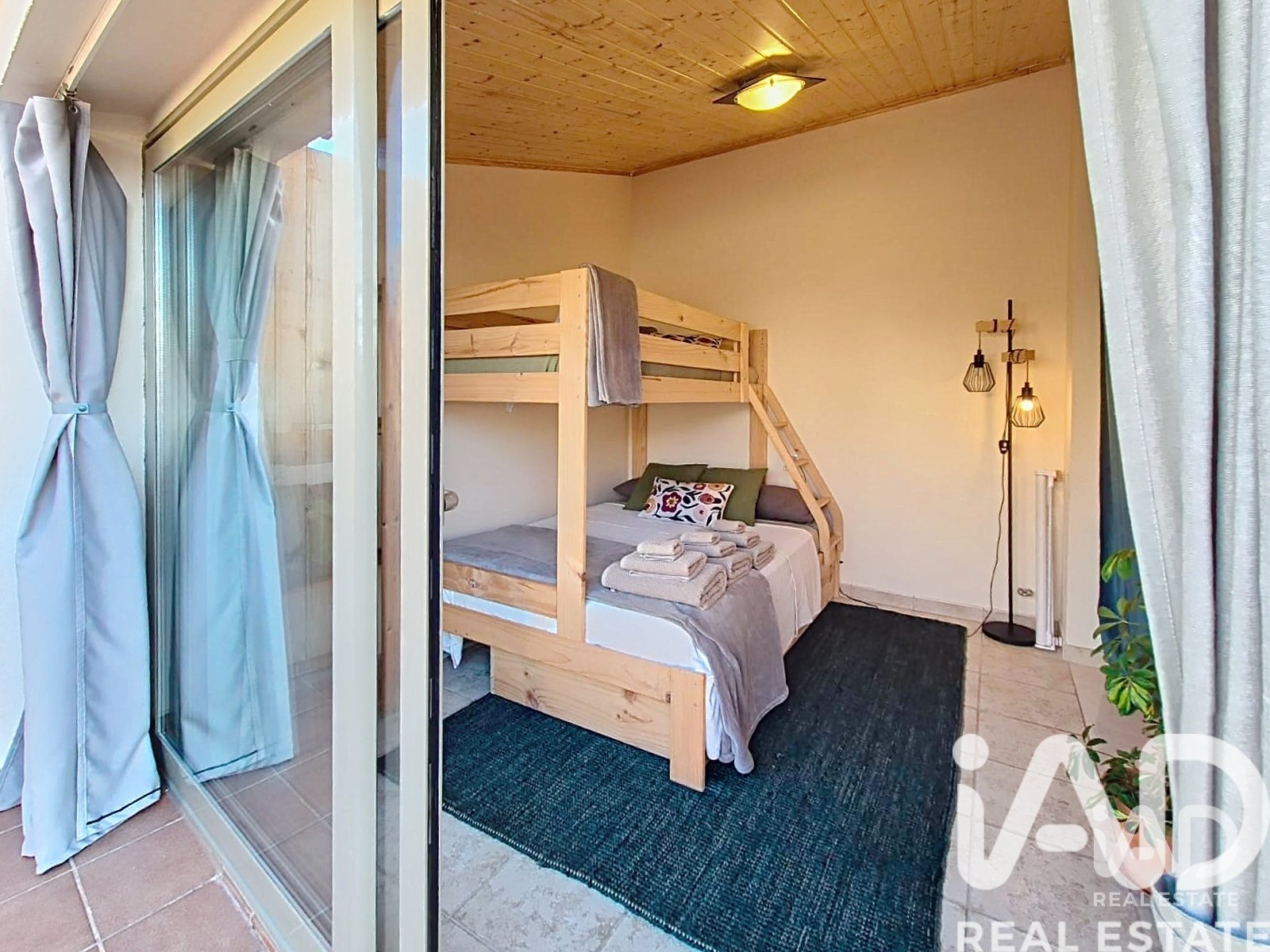 Duplex à Canet de Mar, Barcelona, Espagne 2 chambres, 96 m2 No. 173180
