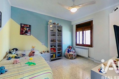 Hus till salu i Tàrrega, Lleida, Spanien 5 sovrum, 335 kvm. Nr. 173178 - foto 19