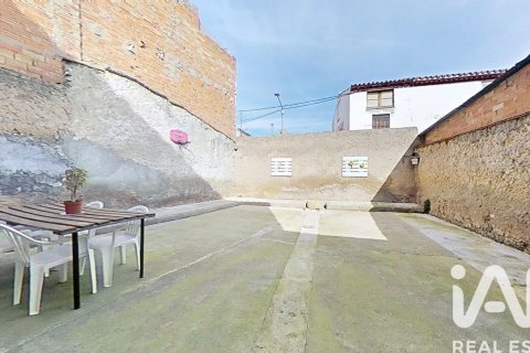 Hus till salu i Tàrrega, Lleida, Spanien 5 sovrum, 335 kvm. Nr. 173178 - foto 10