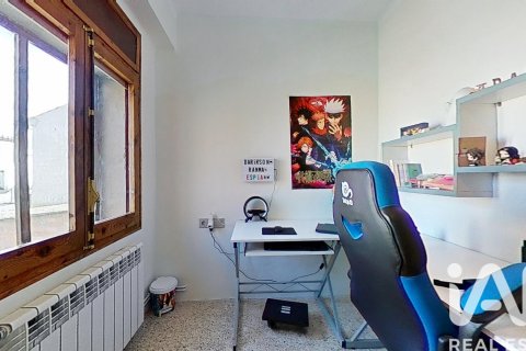 Hus till salu i Tàrrega, Lleida, Spanien 5 sovrum, 335 kvm. Nr. 173178 - foto 24