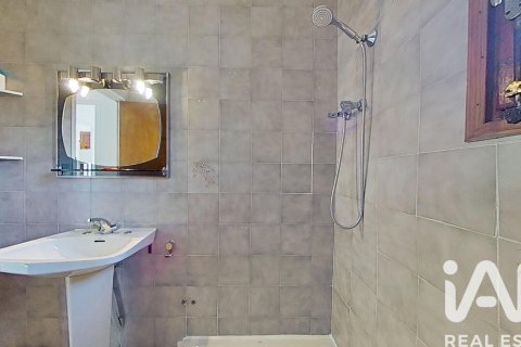 Hus till salu i Tàrrega, Lleida, Spanien 5 sovrum, 335 kvm. Nr. 173178 - foto 17