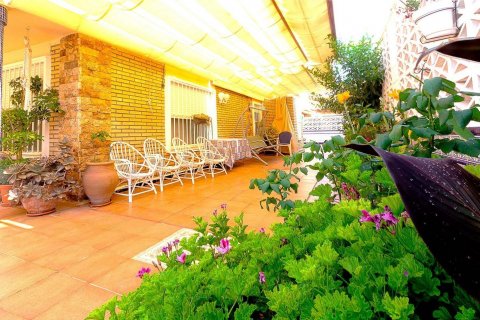 Bungalow for sale La Mata, Alicante, Spain 3 bedrooms, 90 sq.m. No. 71975 - photo 10