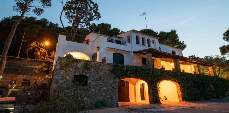 House in Tamariu, Girona, Spanien 7 Schlafzimmer, Nr. 141183