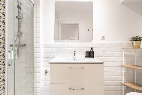 Apartment for sale in Barcelona, Spain 2 bedrooms, 77 sq.m. No. 167980 - photo 30
