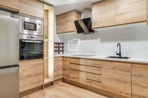 Apartment for sale in Barcelona, Spain 2 bedrooms, 88 sq.m. No. 167985 - photo 7