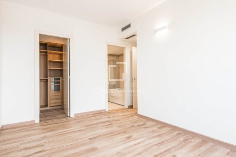 Apartment for sale in Barcelona, Spain 3 bedrooms, 112 sq.m. No. 167986 - photo 26