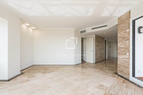 Apartment for sale in Barcelona, Spain 3 bedrooms, 112 sq.m. No. 167986 - photo 10