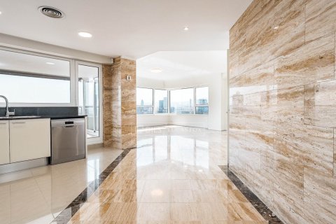 Apartment for sale in Barcelona, Spain 3 bedrooms, 112 sq.m. No. 167986 - photo 13