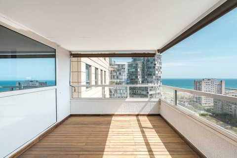 Apartment for sale in Barcelona, Spain 3 bedrooms, 112 sq.m. No. 167986 - photo 3