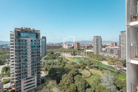 Apartment for sale in Barcelona, Spain 3 bedrooms, 112 sq.m. No. 167986 - photo 28