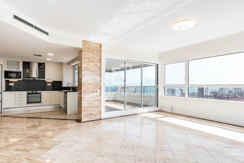 Apartment for sale in Barcelona, Spain 3 bedrooms, 112 sq.m. No. 167986 - photo 8