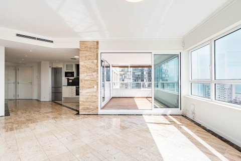 Apartment for sale in Barcelona, Spain 3 bedrooms, 112 sq.m. No. 167986 - photo 7