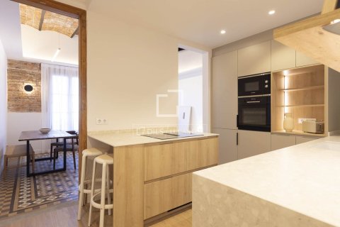 Apartment for sale in Barcelona, Spain 3 bedrooms, 110 sq.m. No. 167984 - photo 6
