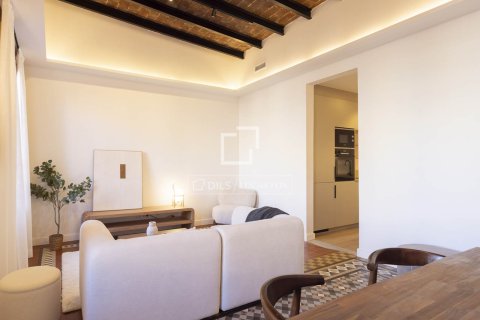 Apartment for sale in Barcelona, Spain 3 bedrooms, 110 sq.m. No. 167984 - photo 3