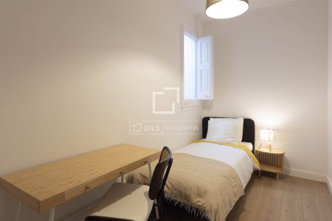 Apartment for sale in Barcelona, Spain 3 bedrooms, 110 sq.m. No. 167984 - photo 25