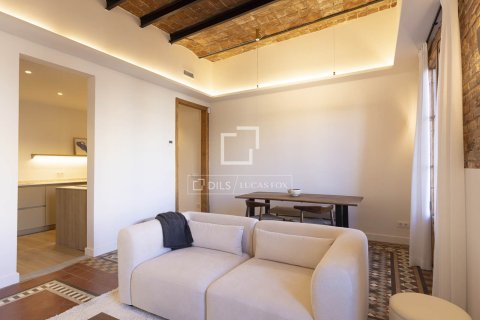 Apartment for sale in Barcelona, Spain 3 bedrooms, 110 sq.m. No. 167984 - photo 5