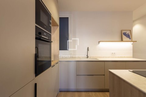 Apartment for sale in Barcelona, Spain 3 bedrooms, 110 sq.m. No. 167984 - photo 10