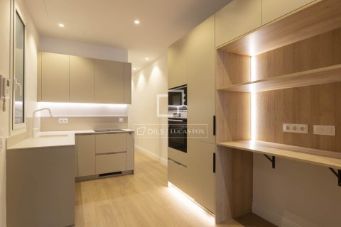 Apartment for sale in Barcelona, Spain 2 bedrooms, 84 sq.m. No. 167981 - photo 7